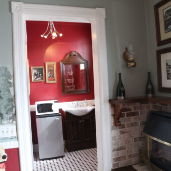 Courtyard room with private bath