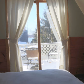 Queen bedroom with deck
