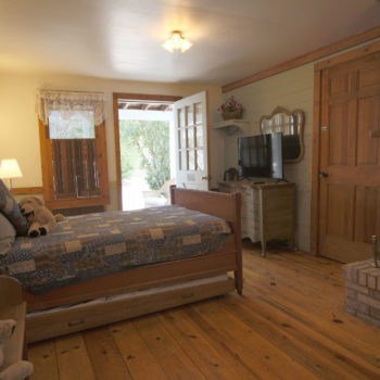 Cottage at Eleven Gables located downtown Lake Geneva