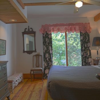 Lakefront cottage exterior view